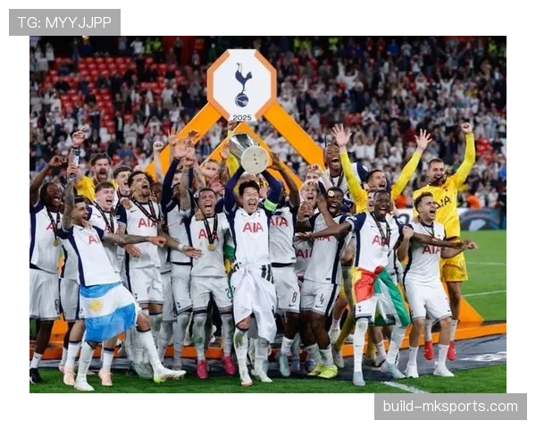 罗密欧·拉维亚闪耀英超赛场，助球队强势冲击冠军